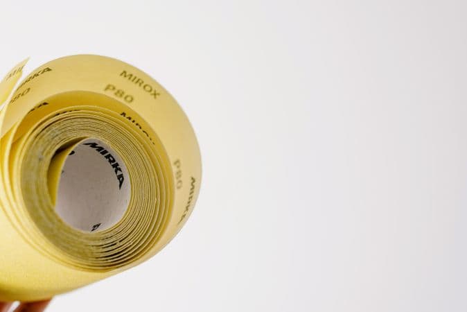 Warmtepomp installatie naast een nieuwbouwwoning in Vlaanderen, verplicht sinds het gasverbod van 2025